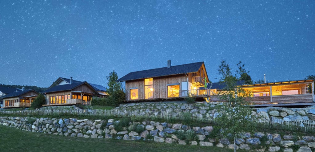 Nachtaufnahme: Chalets Bayerischer Wald